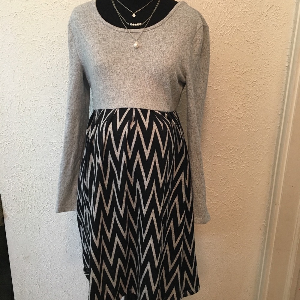 Tacera, S. Like new maternity dress
